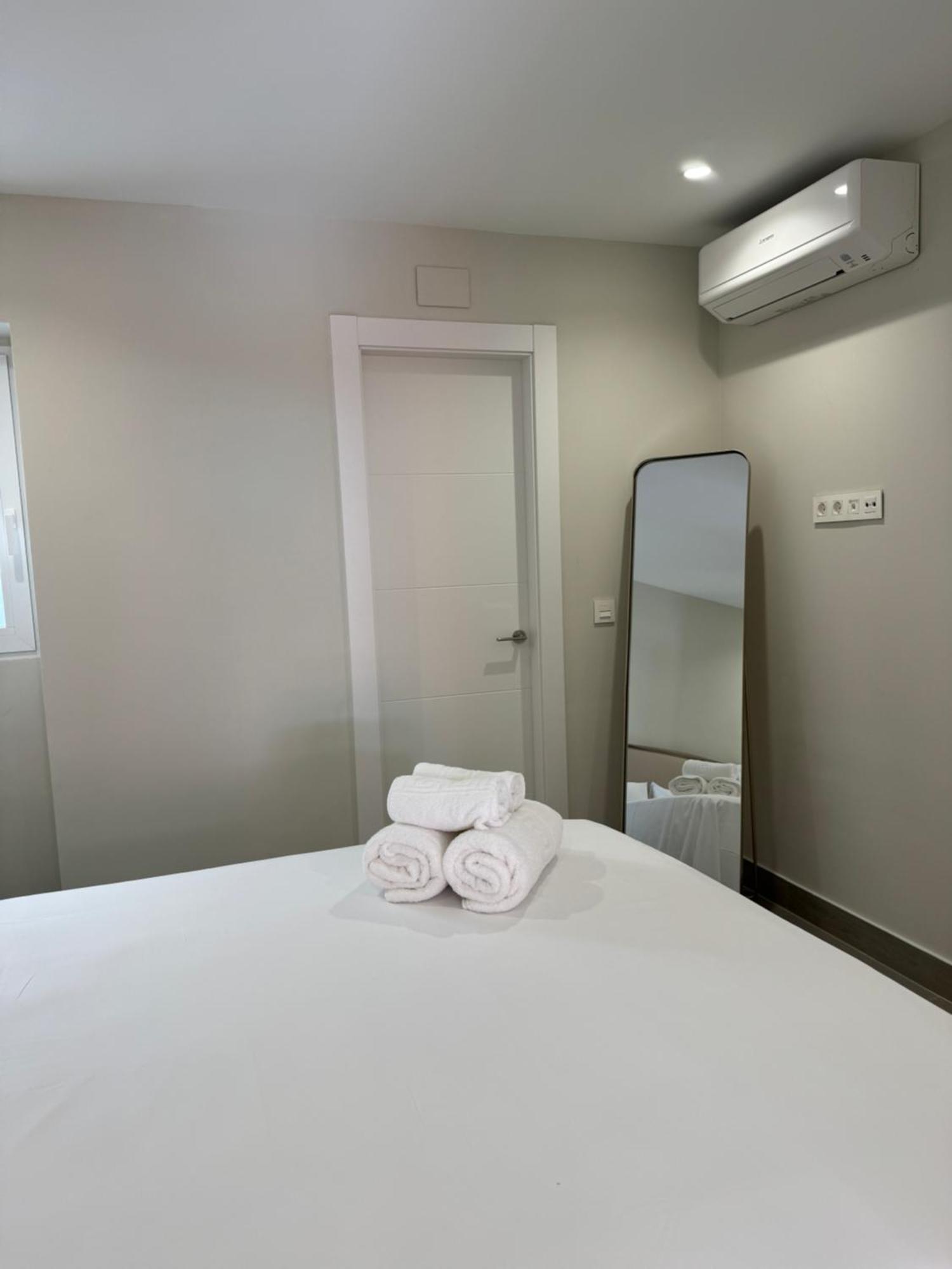 Navas 101 Cosmopolitan Loft Apartment กรานาดา ภายนอก รูปภาพ
